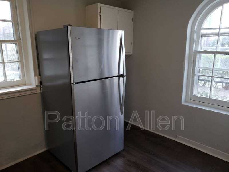 116 E Chestnut St #16 - Photo 5 of 24