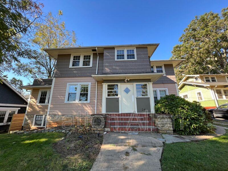 24 Majestic Ave #4 - Photo 2 of 24