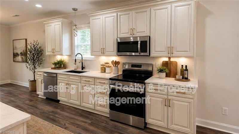 1505 East Ave - Photo 3 of 30