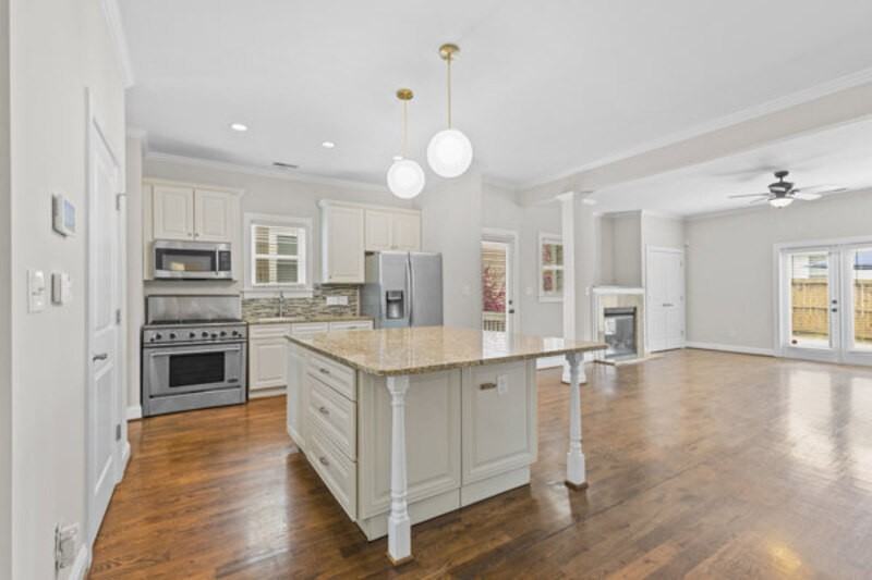 300 Mill Rd - Photo 5 of 15