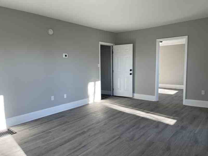 202 E Columbia Ave - Photo 6 of 19