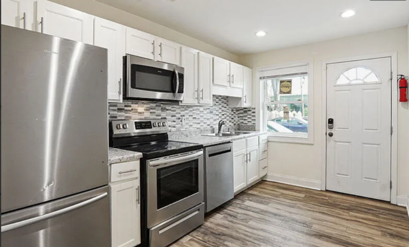 217 12th St W - Photo 3 of 8