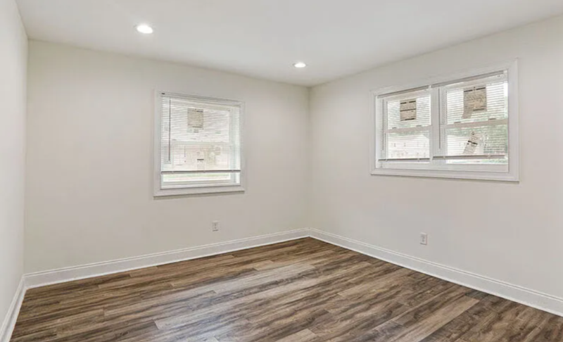 217 12th St W - Photo 4 of 8