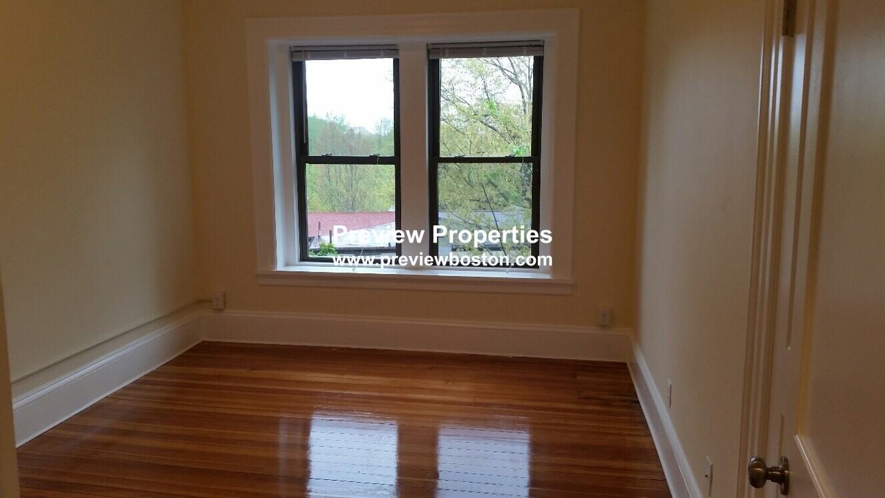 Beacon St #3P - Photo 4 of 20