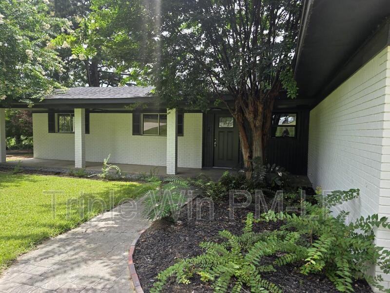 1908 E Lakeview - Photo 4 of 32