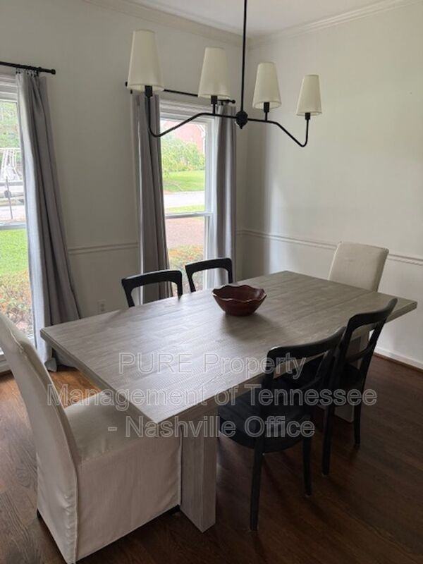 519 Forrest Park Cir - Photo 2 of 23