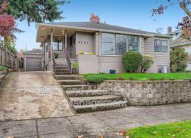 featured image of 2727 Ne 65th Ave