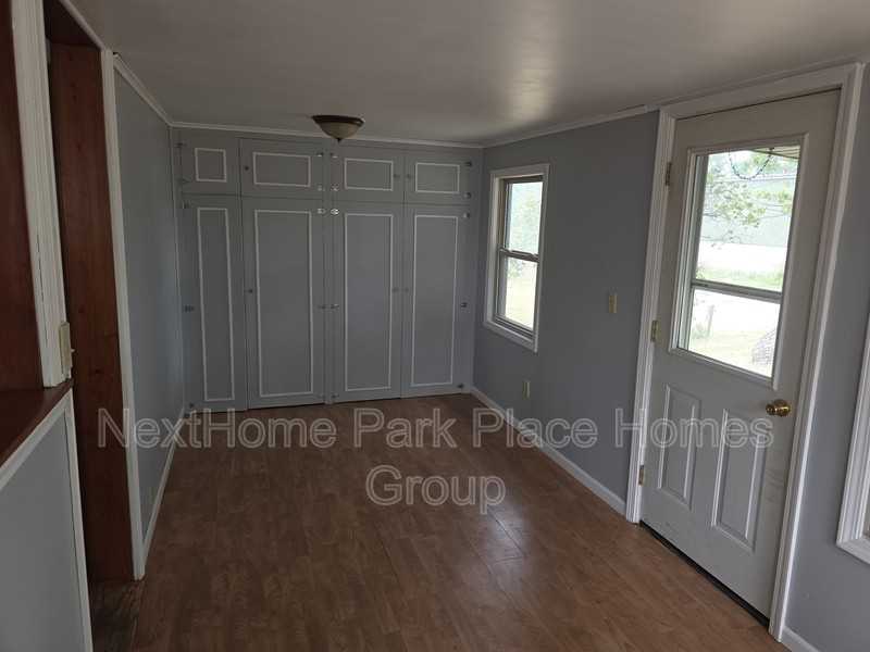 614 Prairie St - Photo 2 of 7