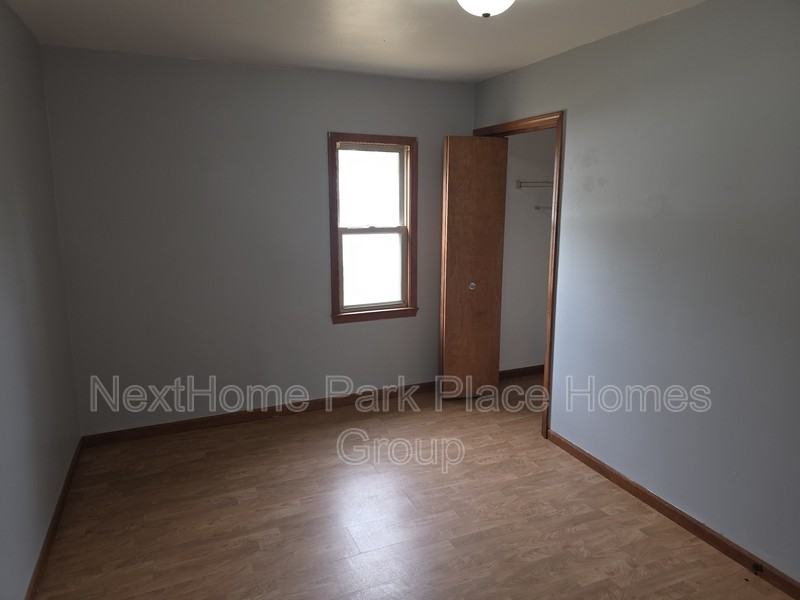 614 Prairie St - Photo 4 of 7