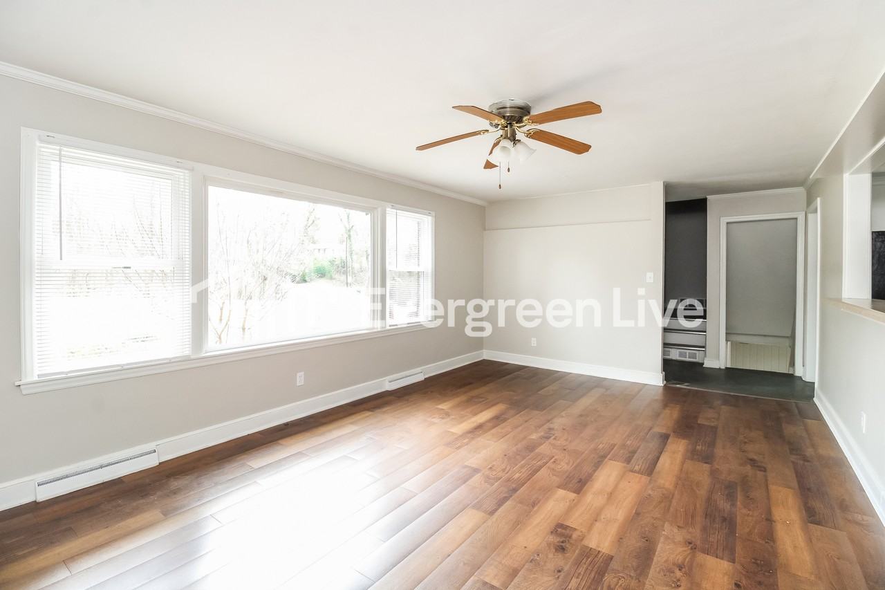 5426 Garden Lake Dr - Photo 2 of 20