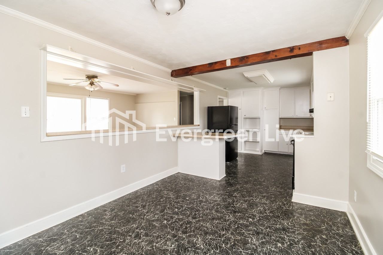 5426 Garden Lake Dr - Photo 3 of 20