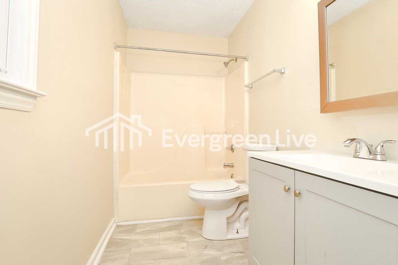 1513 Cedrow Dr - Photo 6 of 10