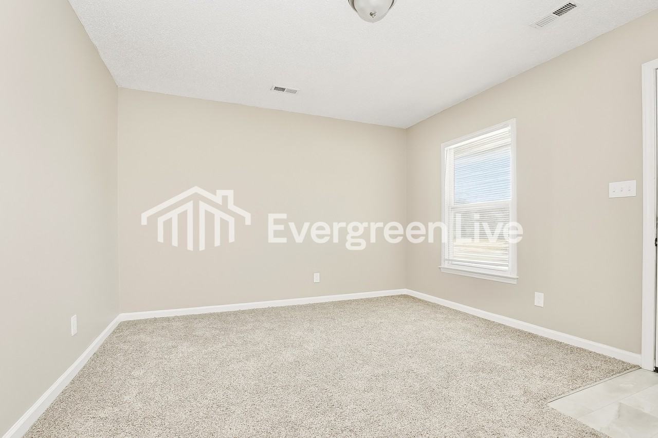 1513 Cedrow Dr - Photo 7 of 10