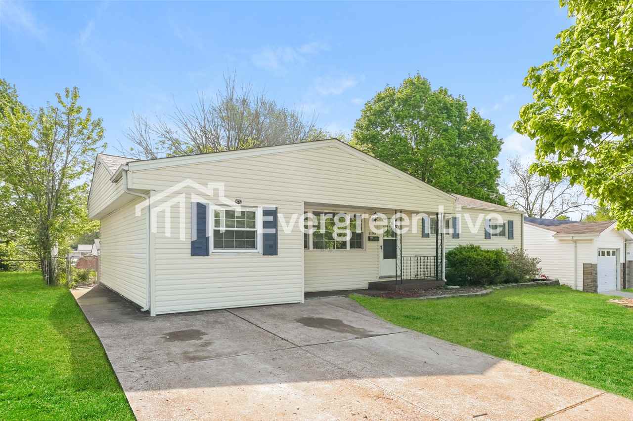 1100 S Waterford Dr - Photo 2 of 15