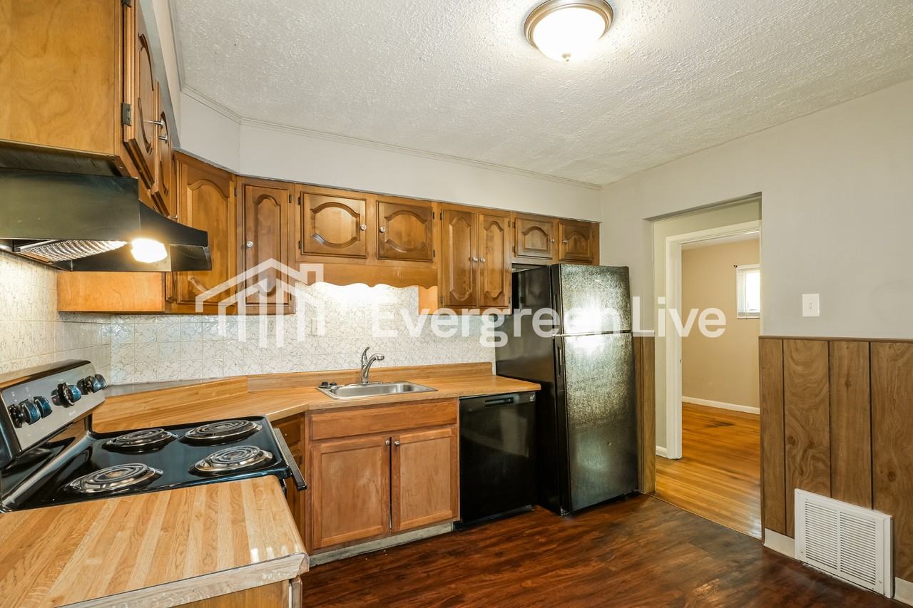 1100 S Waterford Dr - Photo 5 of 15