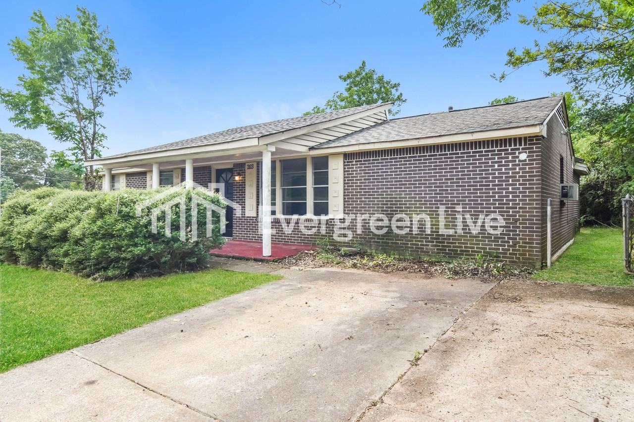 203 Juniper Ct - Photo 3 of 15