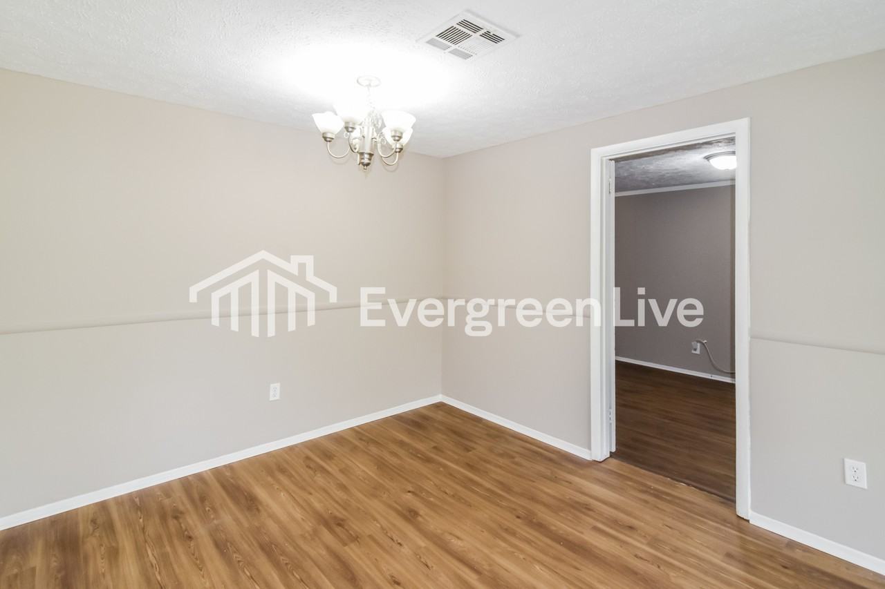 203 Juniper Ct - Photo 5 of 15