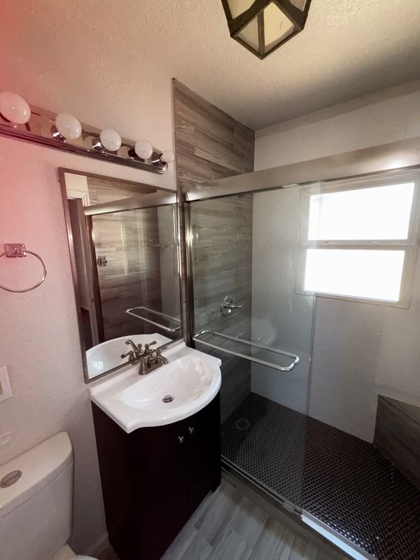1718 25th St - Photo 7 of 9