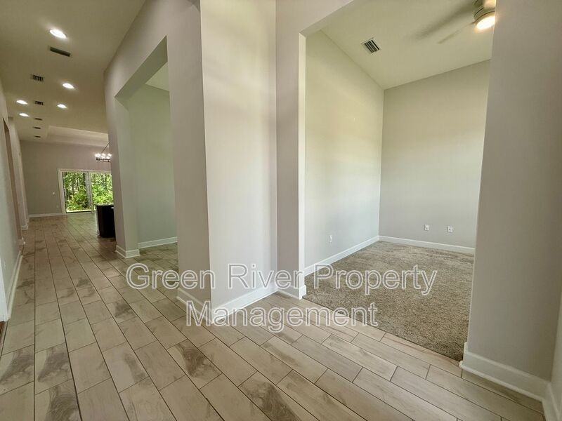 1818 Sandy Creek Pkwy - Photo 4 of 50