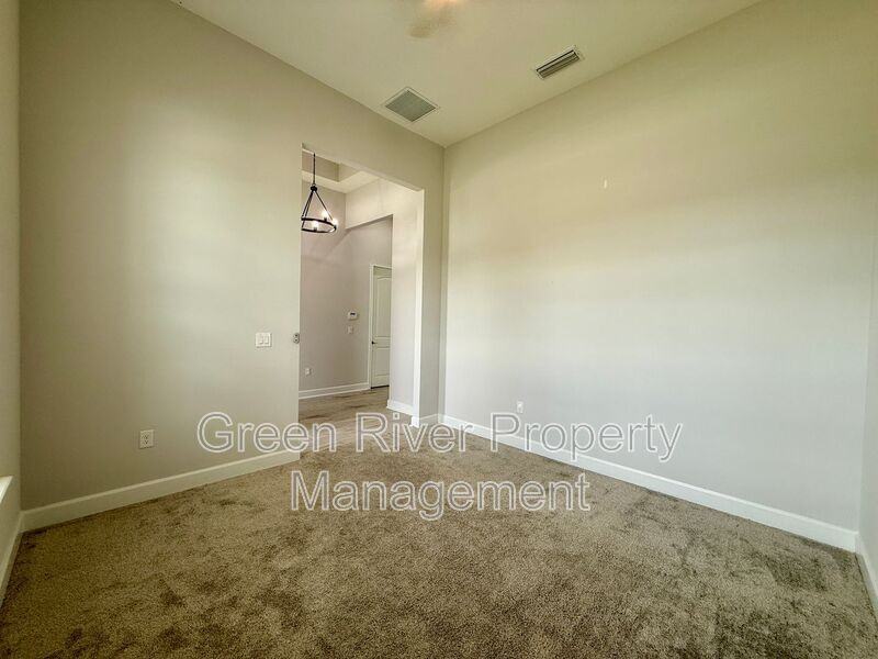 1818 Sandy Creek Pkwy - Photo 6 of 50