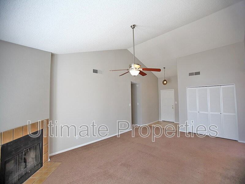 1803 W Barrow Dr - Photo 4 of 20