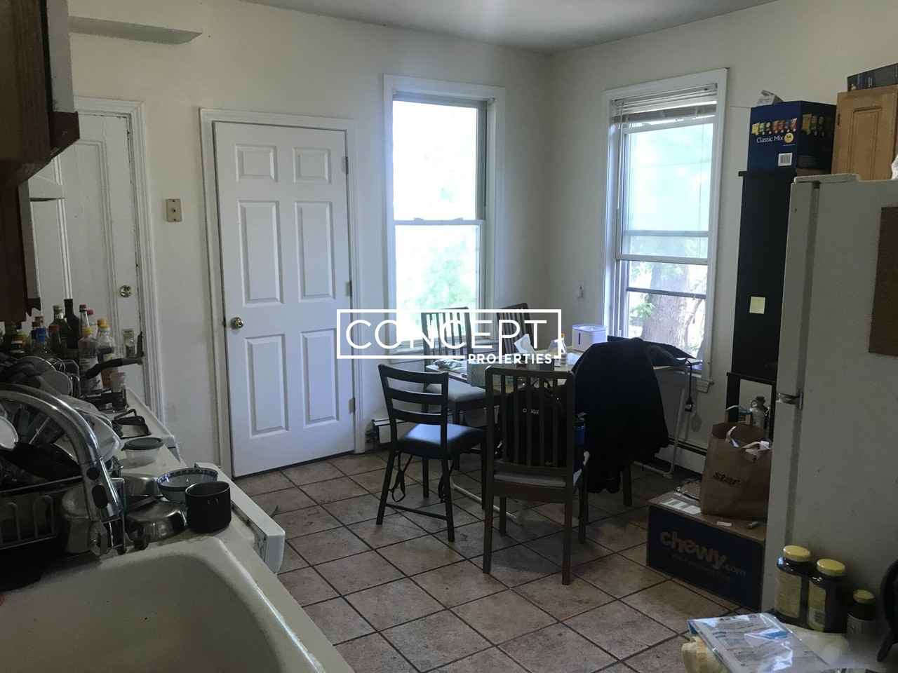 115 Hampshire St #1 - Photo 3 of 17