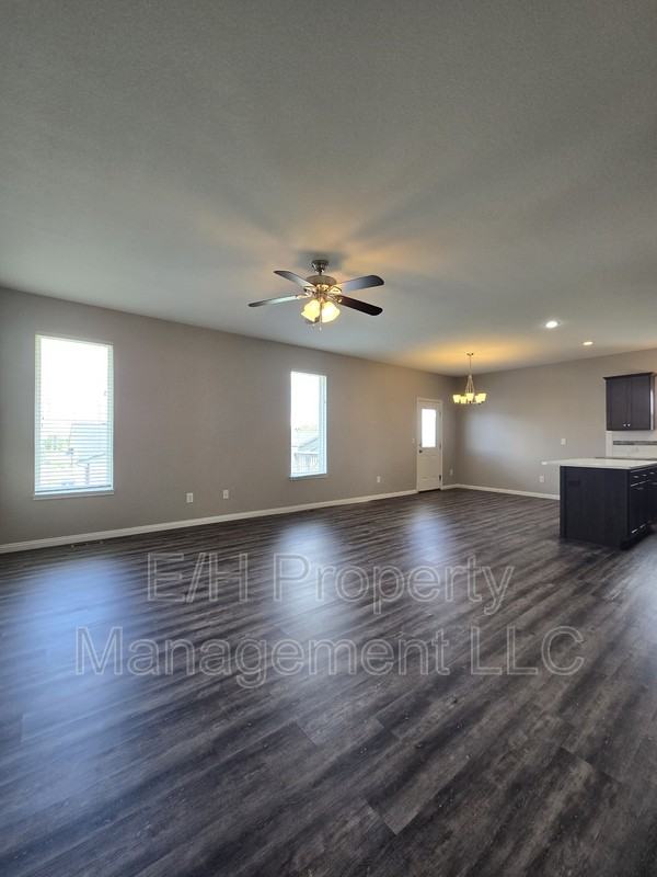 5937 N Millsboro St - Photo 5 of 38