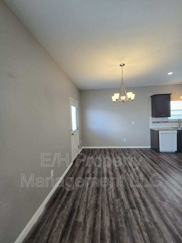 5937 N Millsboro St - Photo 7 of 38