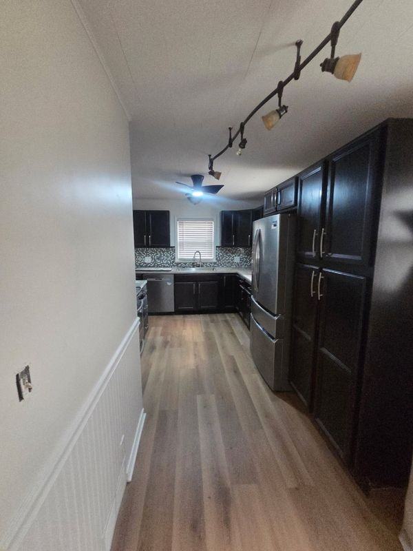5627 Elliott Dr - Photo 3 of 14