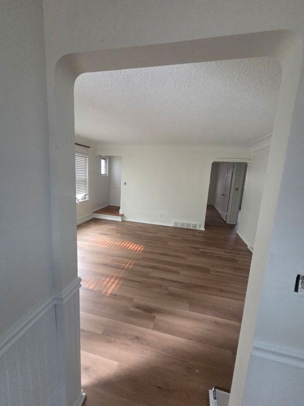 5627 Elliott Dr - Photo 5 of 14