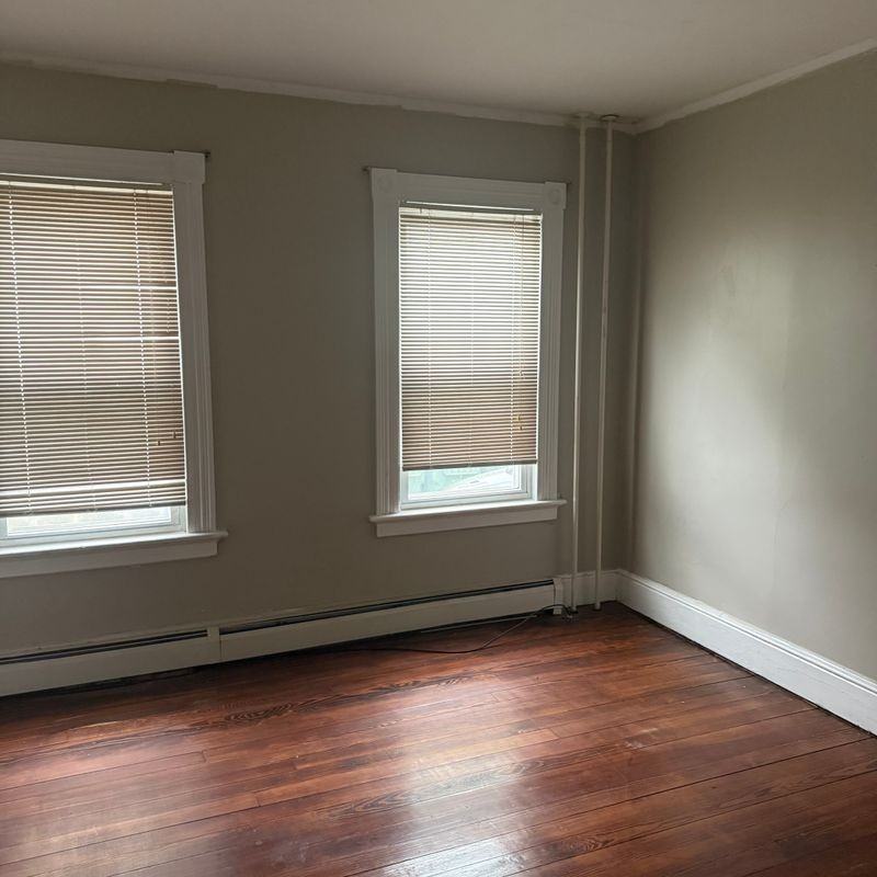 12 Harvard St - Photo 4 of 4