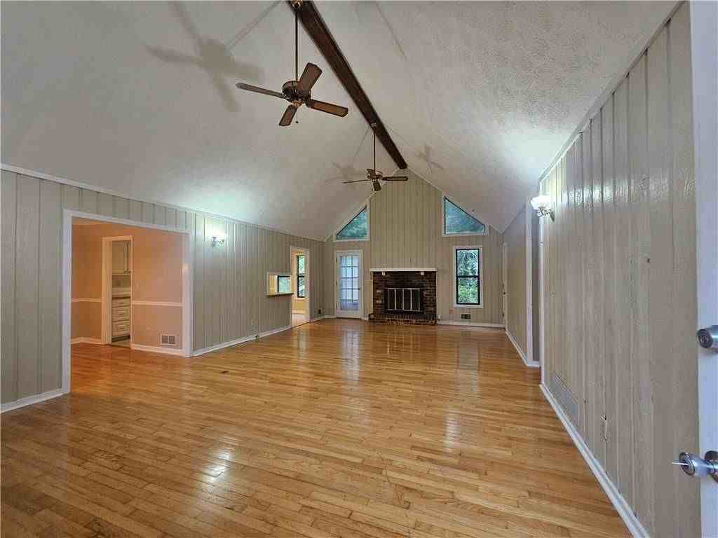 395 Monivea Ln - Photo 4 of 23