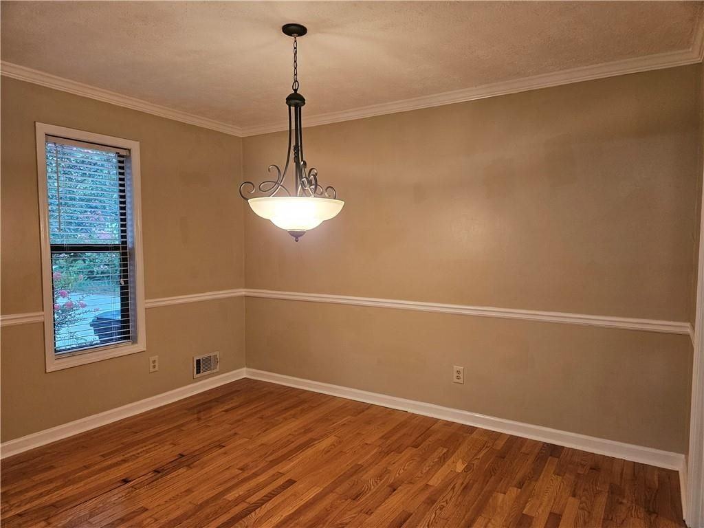 395 Monivea Ln - Photo 7 of 23