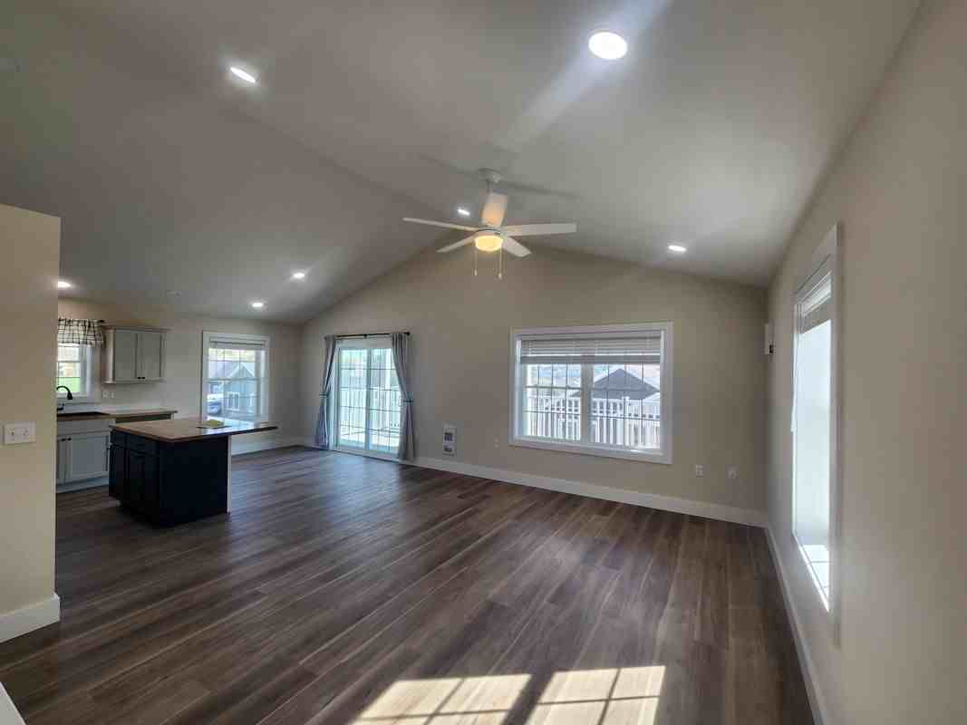 82 Ivan Dr - Photo 7 of 34