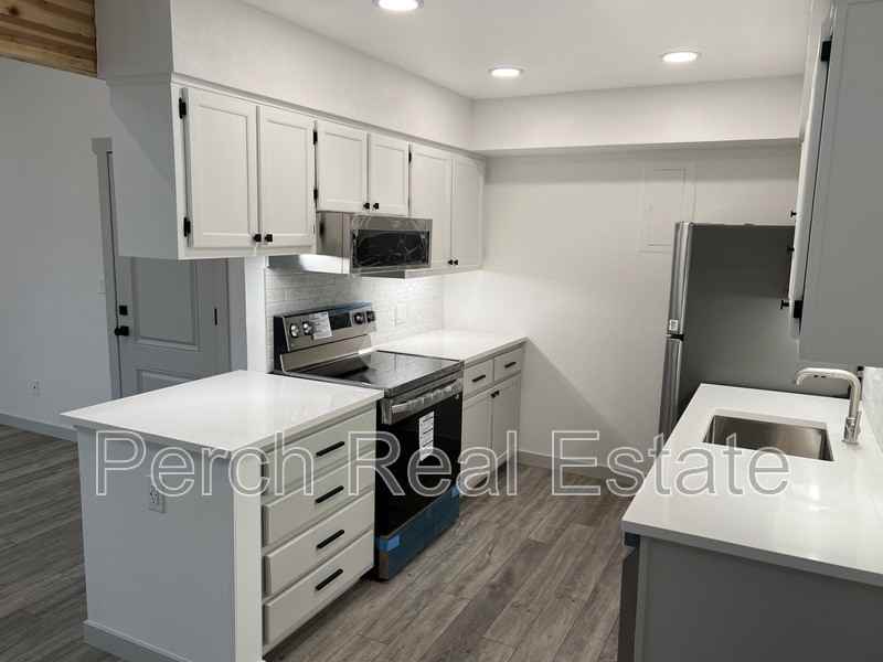 7080 W 20th Ave - Photo 4 of 36
