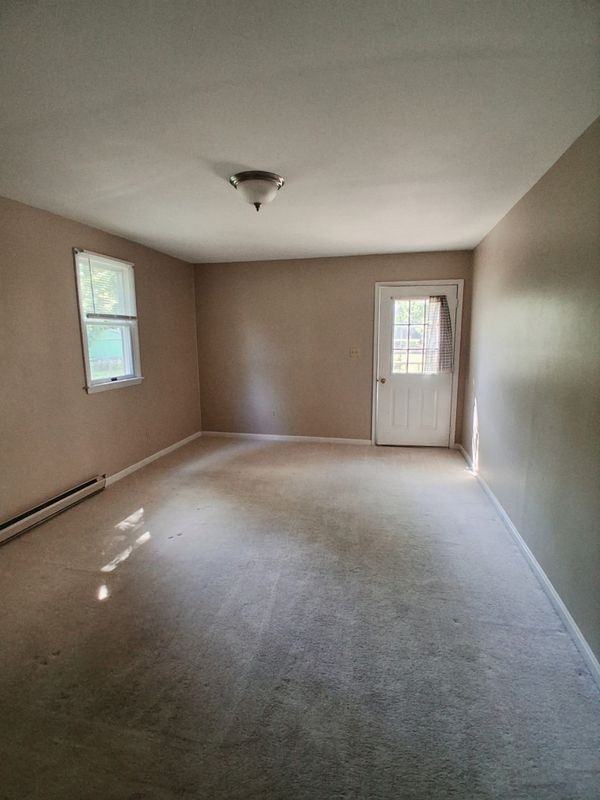 14 Amy Dr - Photo 5 of 8