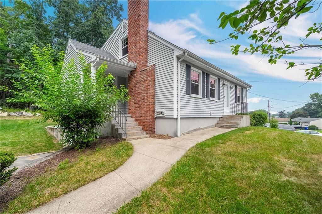 51 Ambrose St - Photo 3 of 49