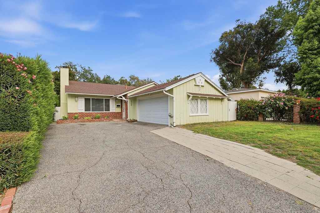 4958 Canoga Ave - Photo 2 of 14
