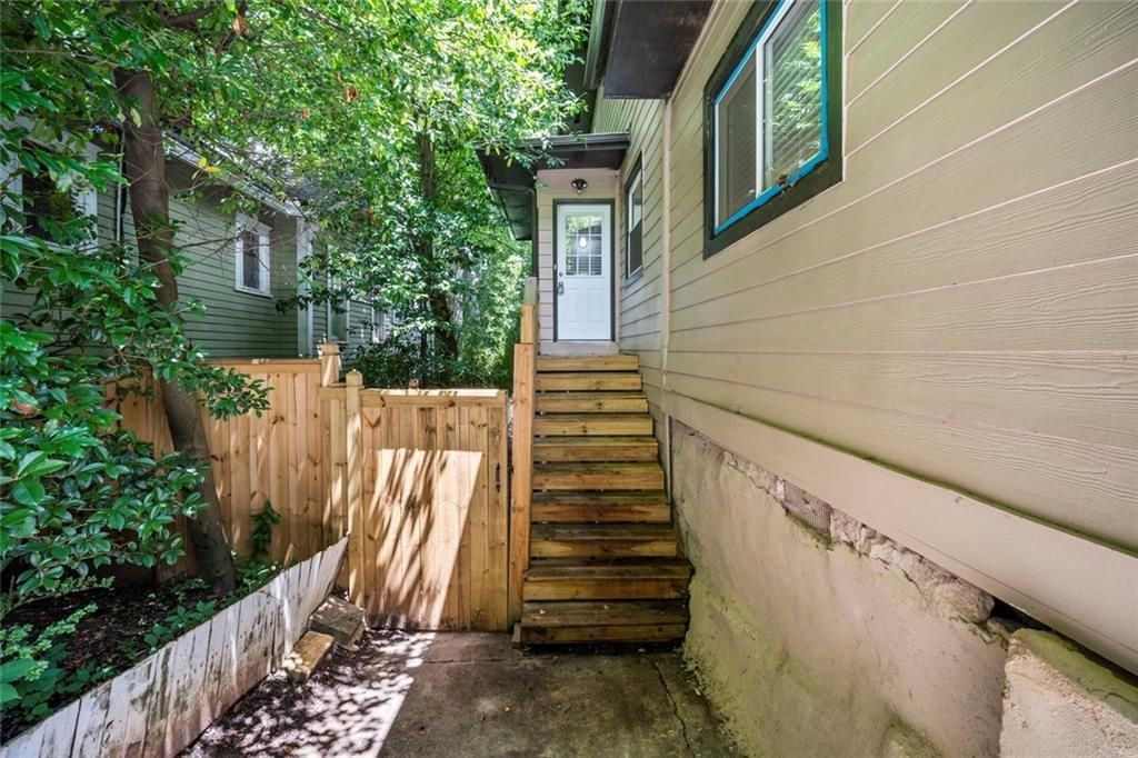 1126 Briarcliff Pl Ne ##1 - Photo 2 of 13
