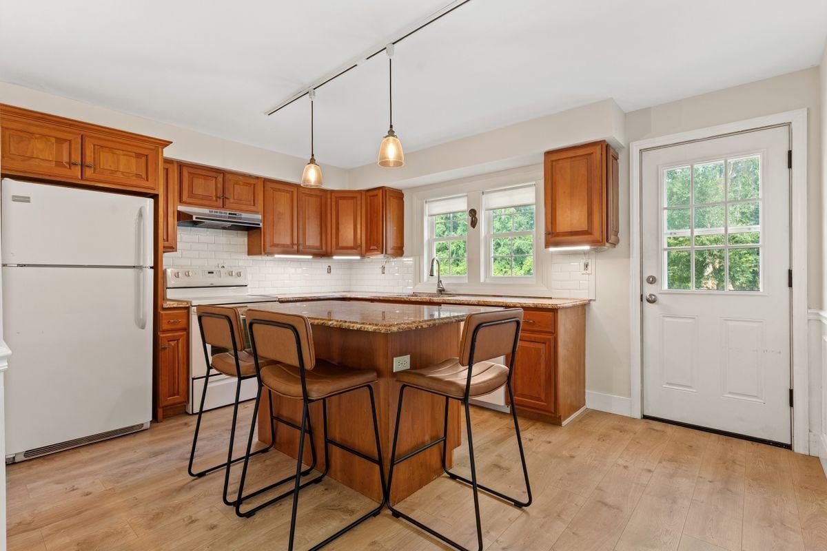 21 Richdale Dr ##A - Photo 4 of 7