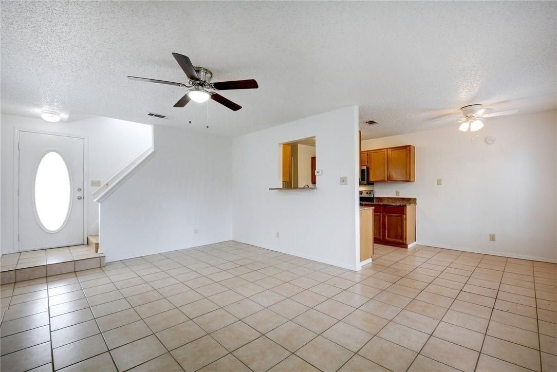 6102 Parkwood Dr ##A - Photo 3 of 7