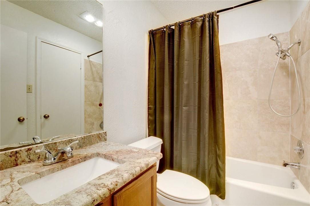 6102 Parkwood Dr ##A - Photo 6 of 7