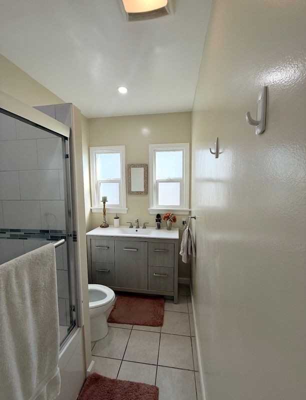 3237 Cardiff Ave - Photo 4 of 13