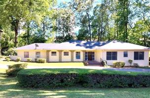 featured image of 757 Old Ivy Rd Ne