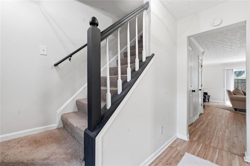 1070 Travelers Trl Nw - Photo 3 of 19