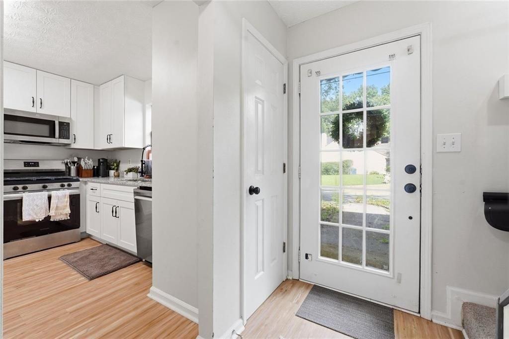 1070 Travelers Trl Nw - Photo 4 of 19