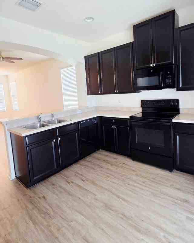 8821 Walnut Gable Ct - Photo 7 of 26