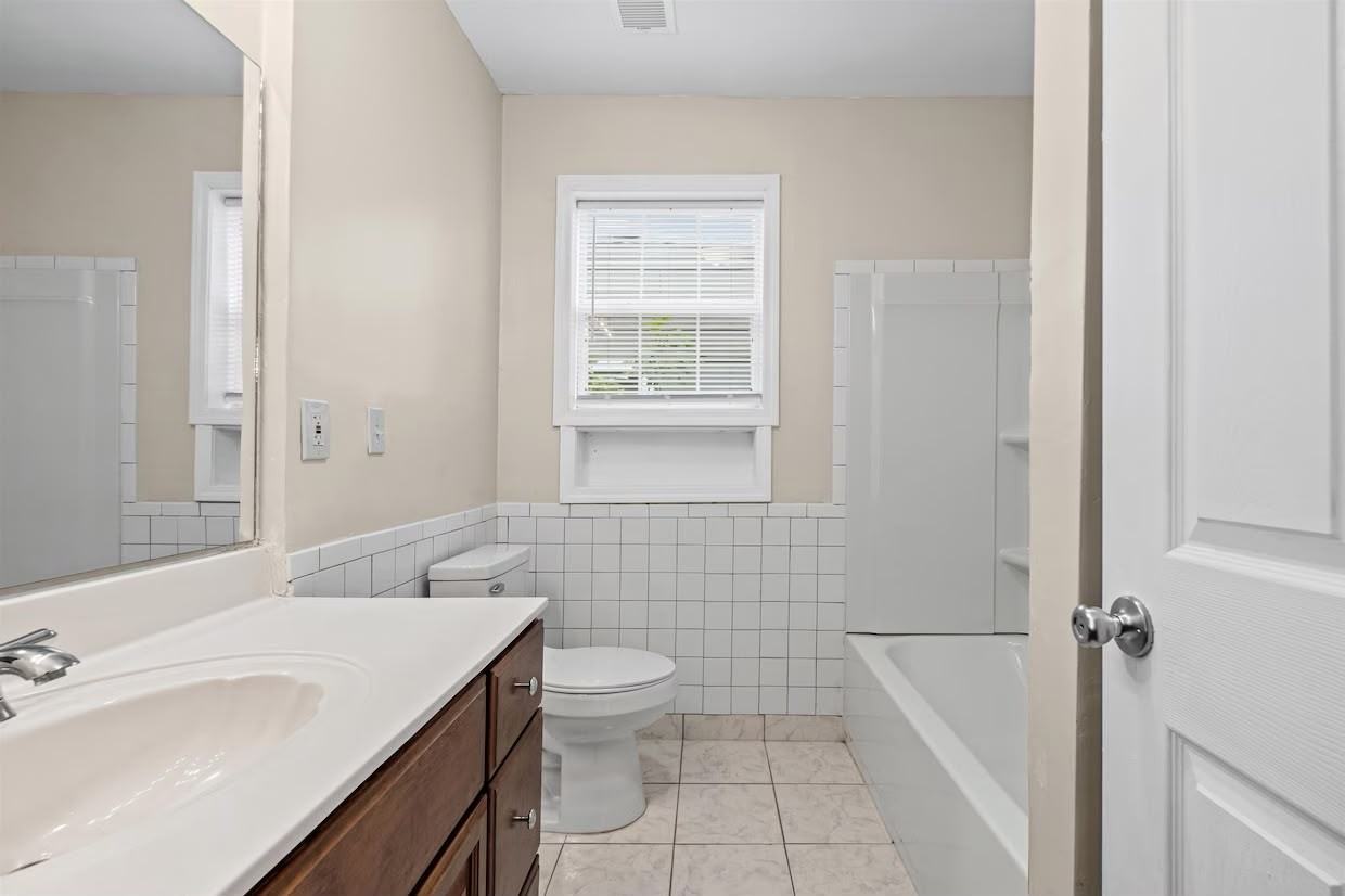 3094 Park Avenue #1 - Photo 5 of 9