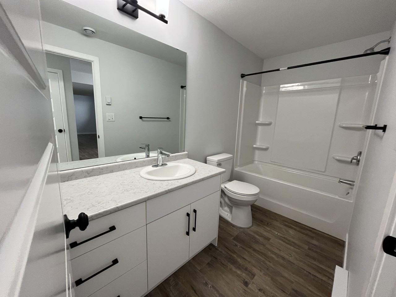 138 Kostiuk Cres - Photo 4 of 15