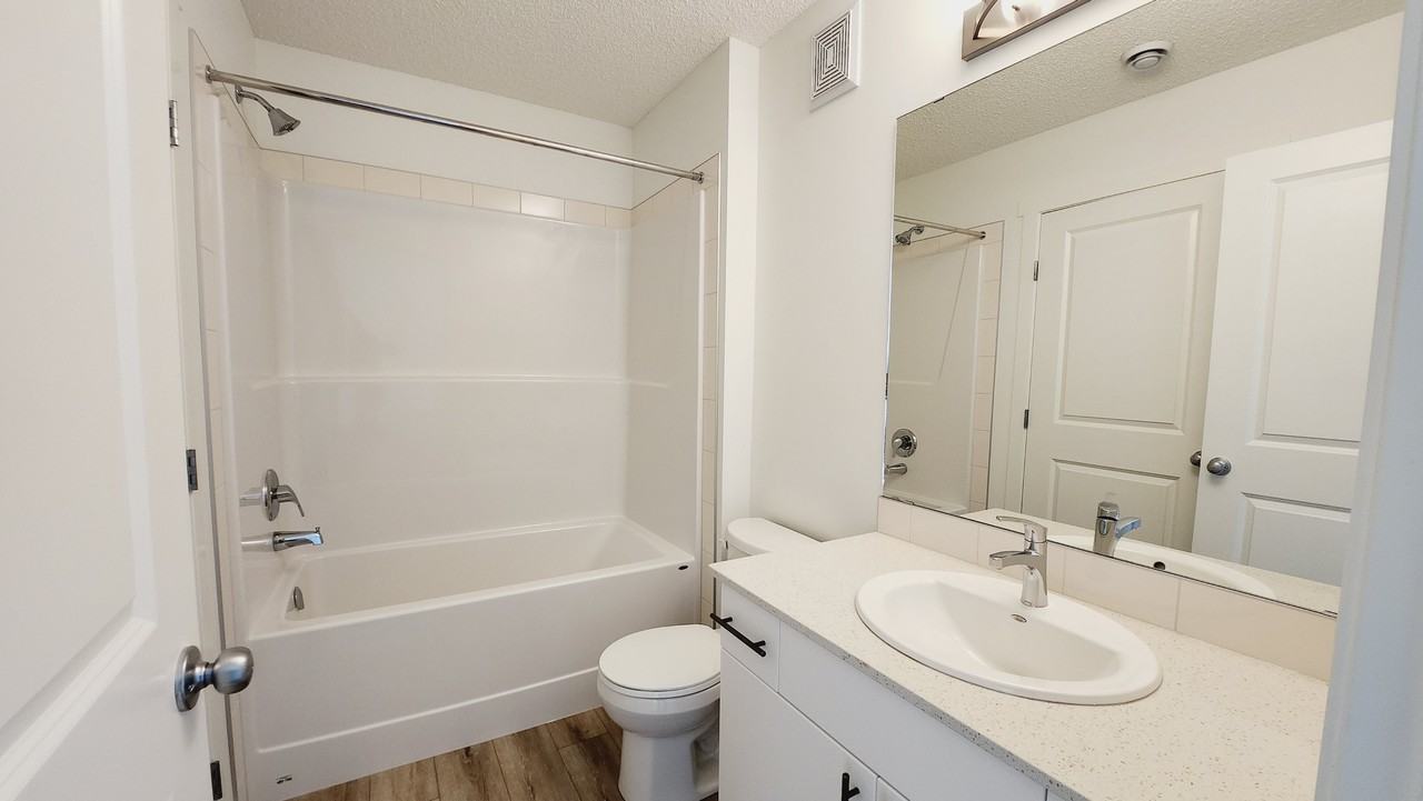 1530 Tamarack Boulevard NW - Photo 6 of 8